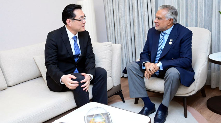 نائب وزیرِاعظم اسحاق ڈار سے جمہوریہ کوریا کے نائب وزیر کی ملاقات، امن و استحکام کے فروغ کے لیے پاکستان کے تعمیری کردار کو سراہا