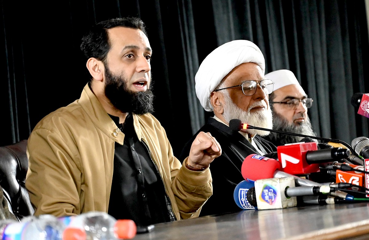 دہشت گرد چند کوڑیوں کی خاطر مسلمانوں کا خون بہا رہے ہیں، انہیں مکمل نکیل ڈالیں گے ۔عطا اللہ تارڑ