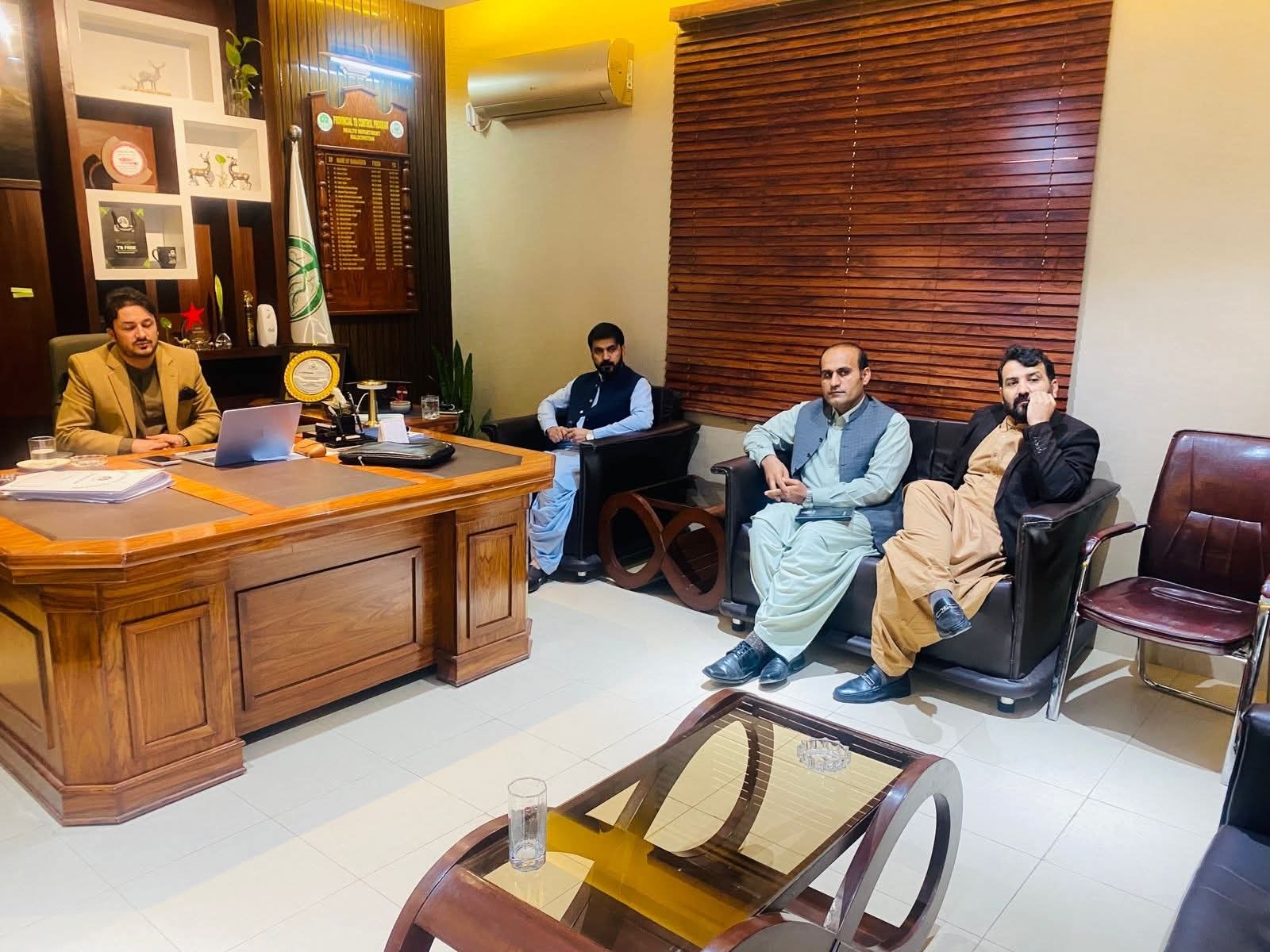 صوبائی ٹی بی کنٹرول پروگرام بلوچستان کے صوبائی مینیجر ڈاکٹر شیرافگن رئیسانی کی زیرِ صدارت اہم مشاورتی اجلاس، لیبارٹری عملے کی تربیت کا فیصلہ