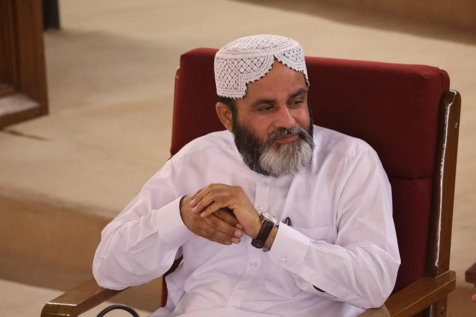 مولاناہدایت الرحمن کا درستی کتب نہ ملنے کی شکایت،اسپیکر  نے درسی کتب سے متعلق سیکرٹری تعلیم سے رپورٹ طلب کرلی